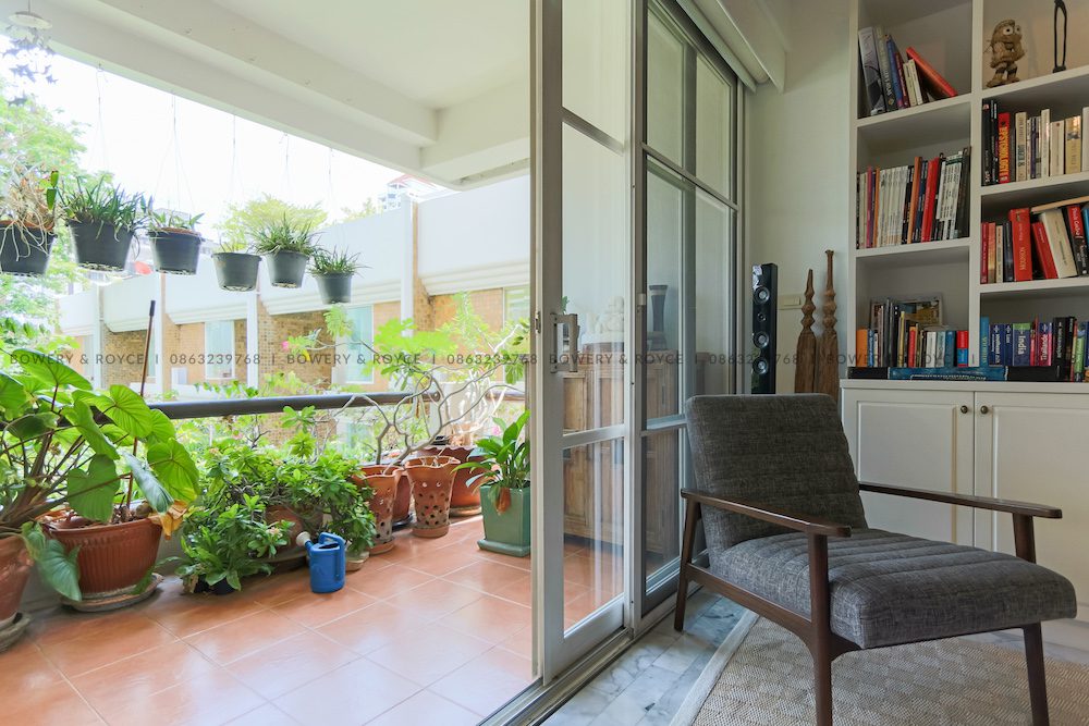 Cozy & Spacious Three Bedroom Plus Maid Condo for Rent in Thong Lor