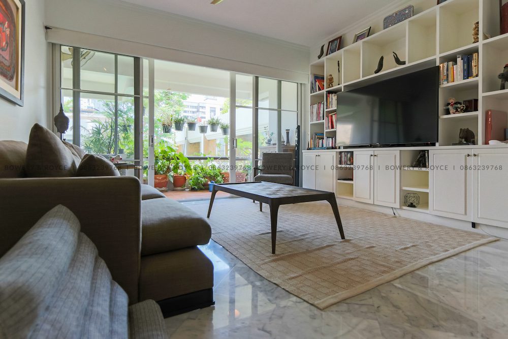 Cozy & Spacious Three Bedroom Plus Maid Condo for Rent in Thong Lor