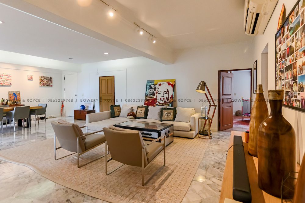 Cozy & Spacious Three Bedroom Plus Maid Condo for Rent in Thong Lor