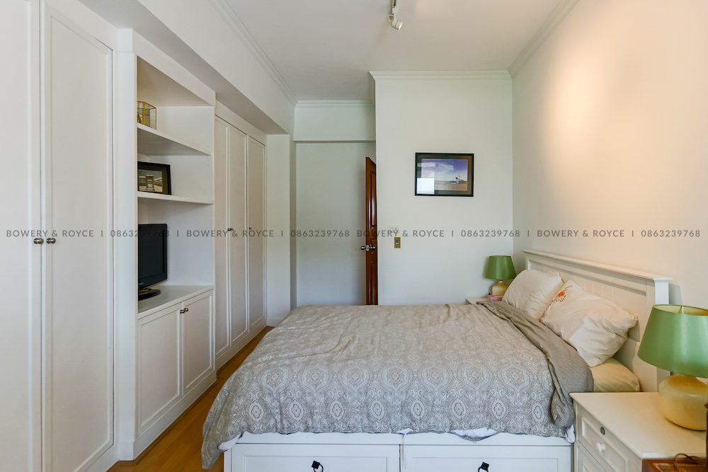 Cozy & Spacious Three Bedroom Plus Maid Condo for Rent in Thong Lor