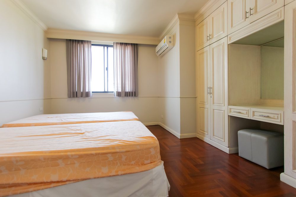 Large two bedroom condo for rent in Thonglor