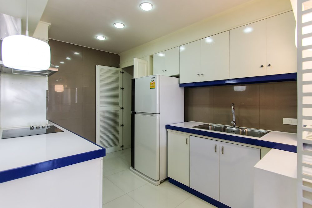 Large two bedroom condo for rent in Thonglor