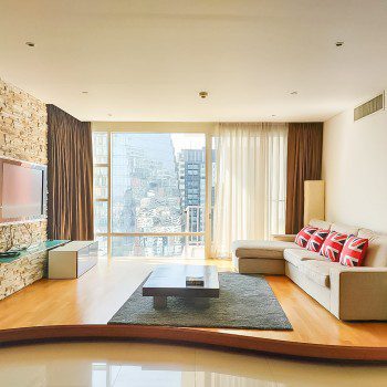 Great Location Three Bedroom Condo for Rent in Ekkamai