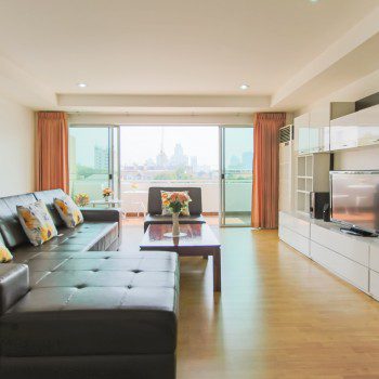 Inviting Two Bedroom Condo For Rent in Ekkamai