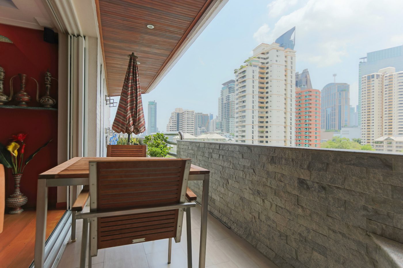 Unique Design One Bedroom Plus Study Condo in Phrom Phong