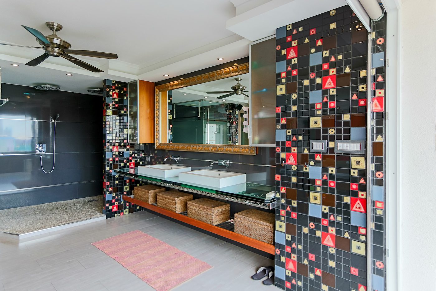 Unique Design One Bedroom Plus Study Condo in Phrom Phong