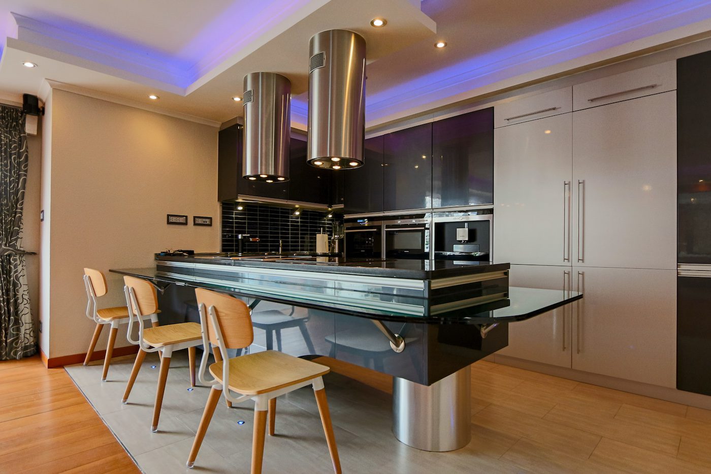 Unique Design One Bedroom Plus Study Condo in Phrom Phong