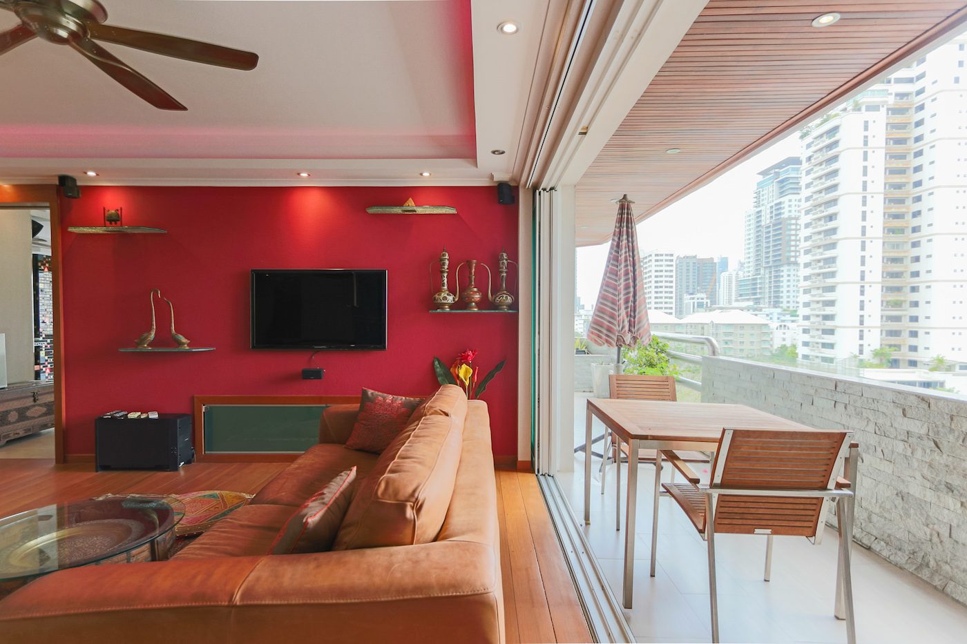Unique Design One Bedroom Plus Study Condo in Phrom Phong