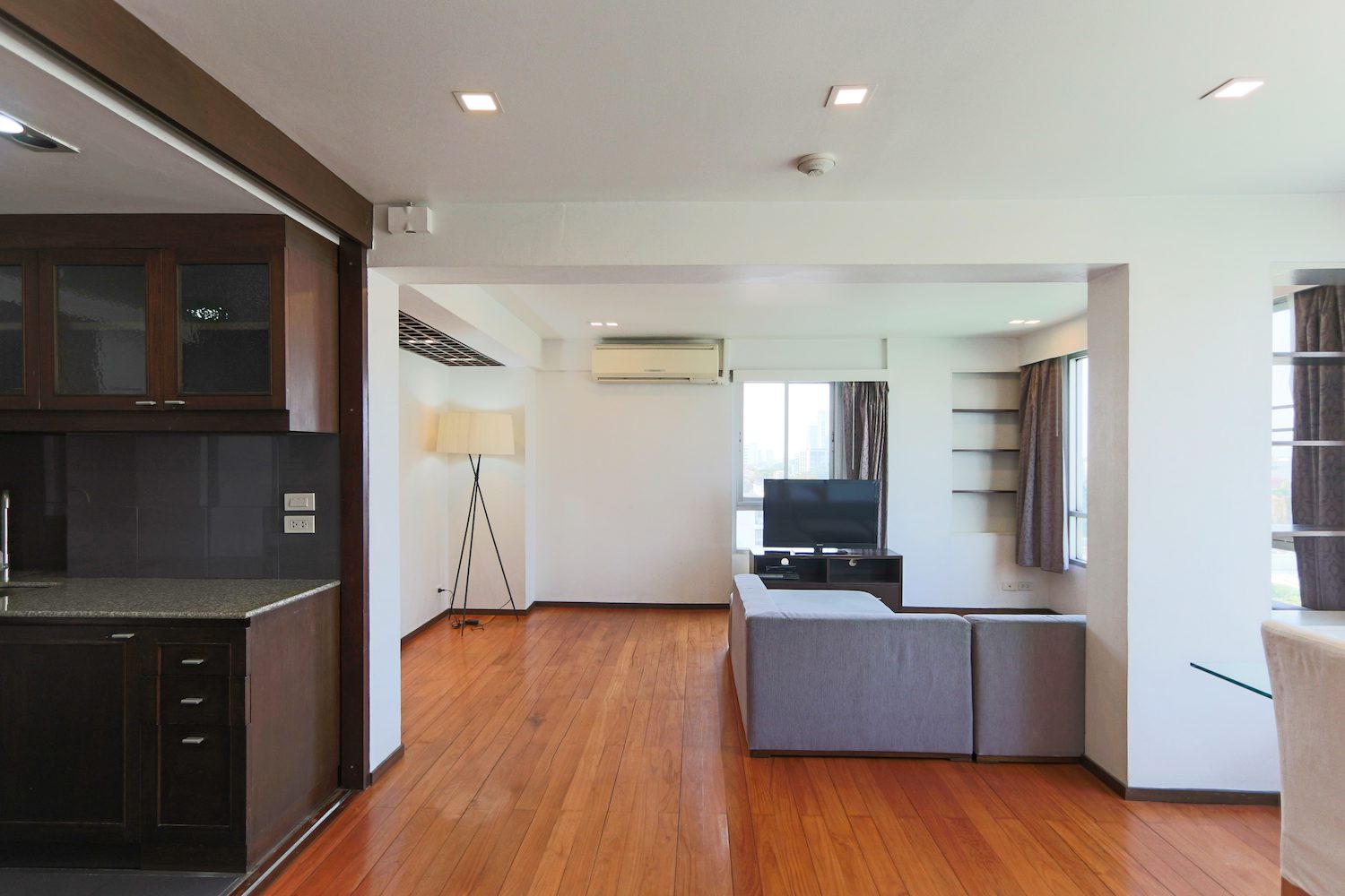 Spacious One Bedroom Condo for Rent and for Sale in Thong Lor 2