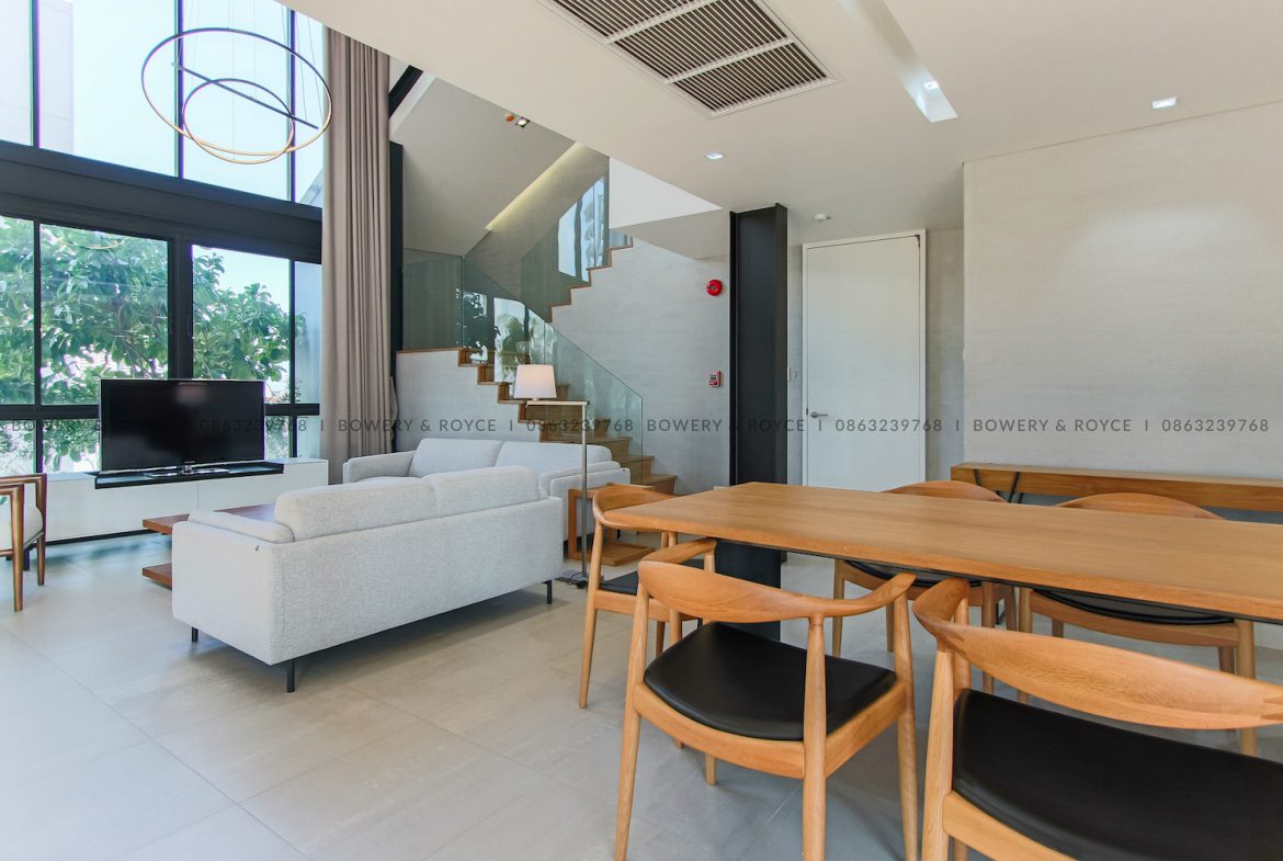 Modern Office Building With Penthouse and a Private Pool for Sale in Ekkamai