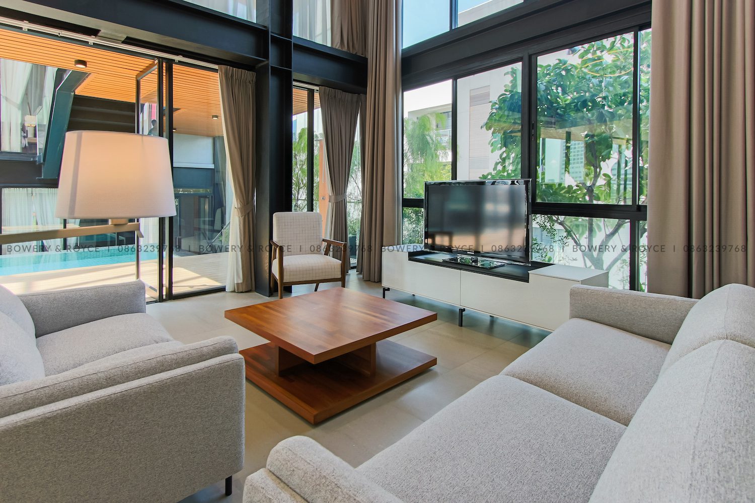 Modern Office Building With Penthouse and a Private Pool for Sale in Ekkamai