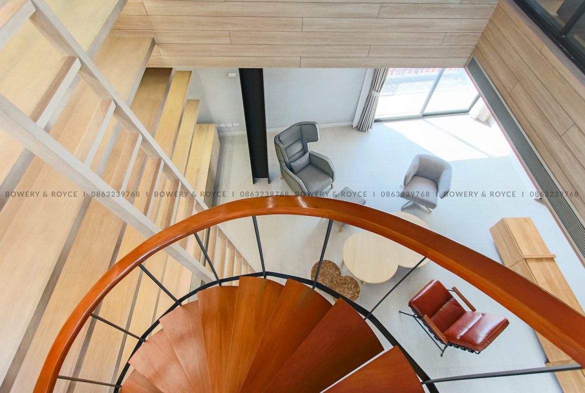 Modern Office Building With Penthouse and a Private Pool for Sale in Ekkamai