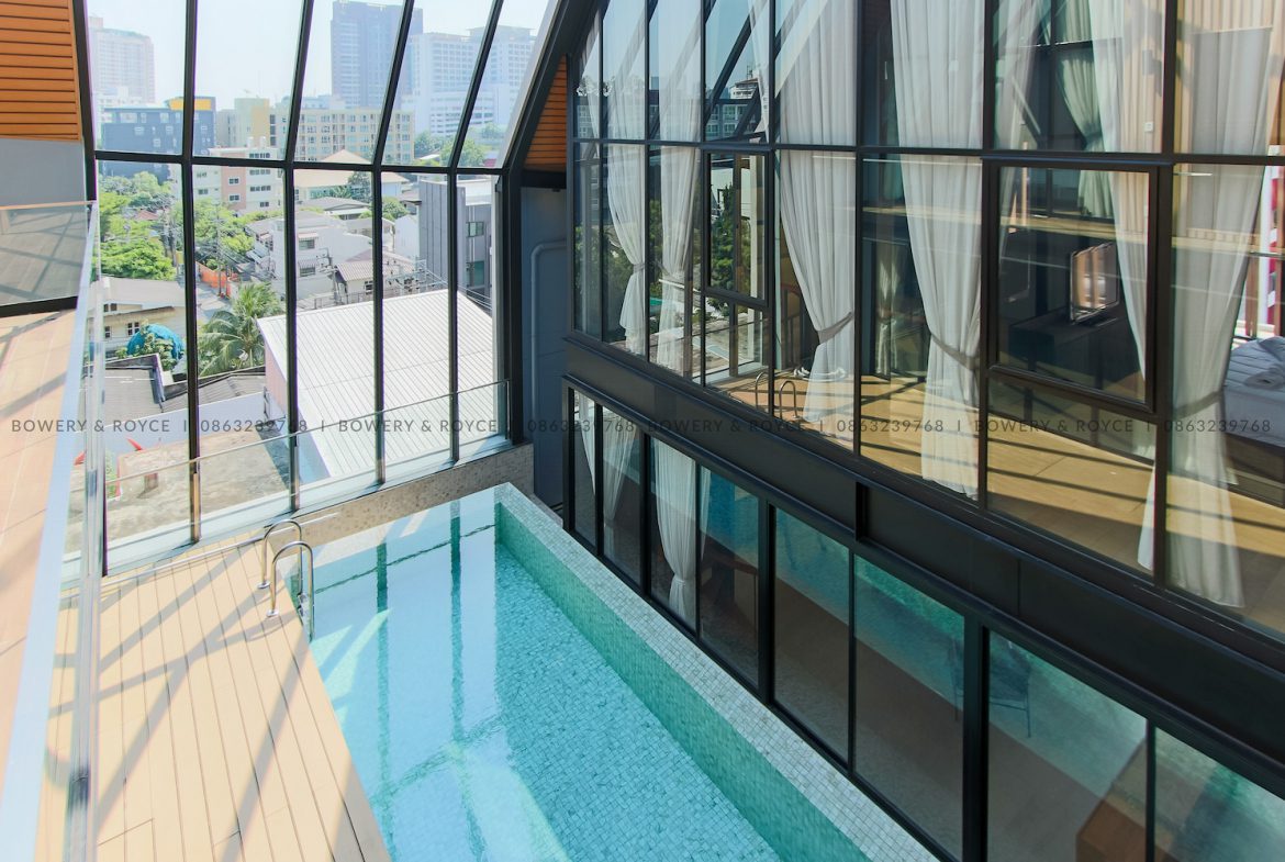 Modern Office Building With Penthouse and a Private Pool for Sale in Ekkamai