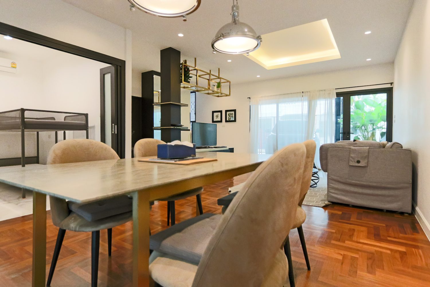 two bedroom townhouse for rent in Thong lor