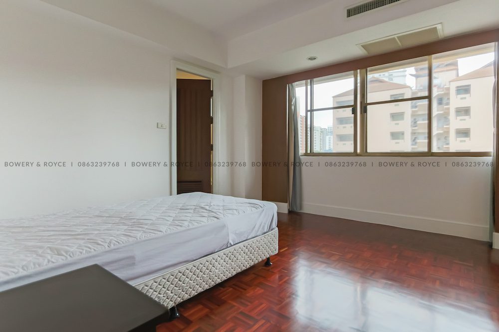 Large Three Bedroom Apartment for Rent in Phrom Phong