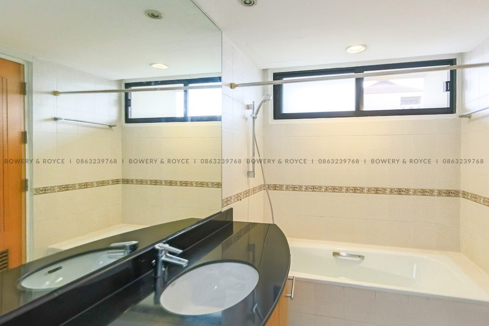Large Three Bedroom Apartment for Rent in Phrom Phong