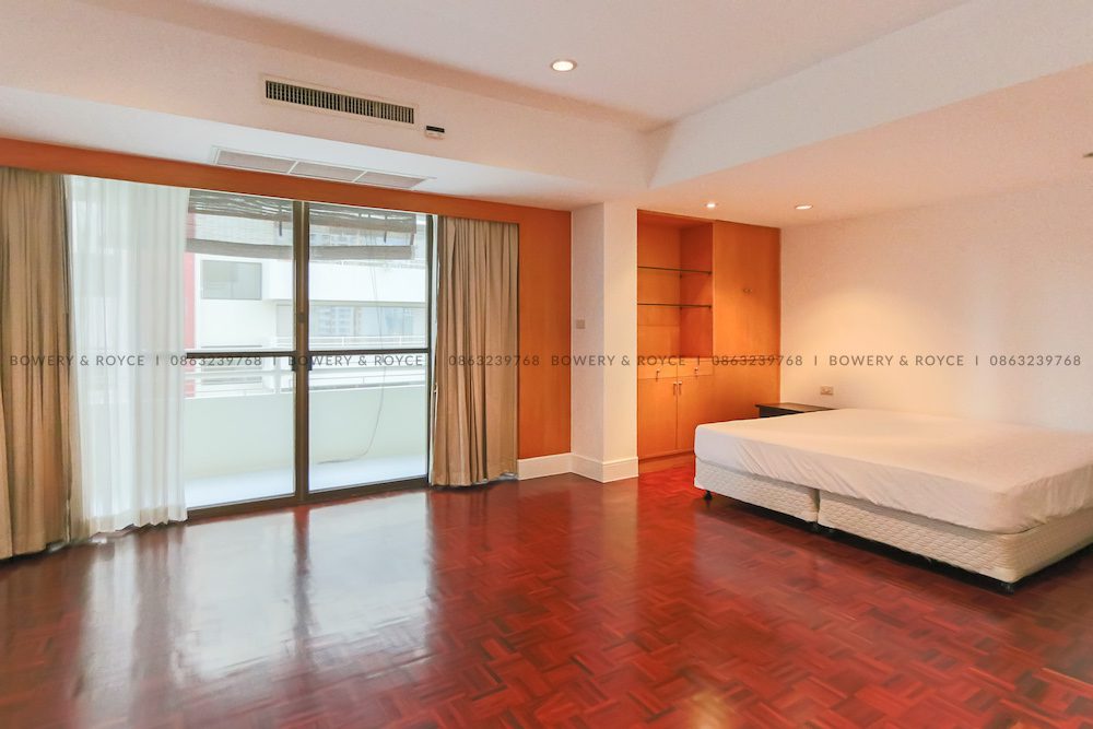 Large Three Bedroom Apartment for Rent in Phrom Phong
