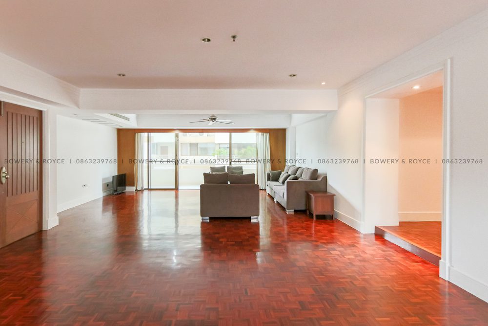 Large Three Bedroom Apartment for Rent in Phrom Phong