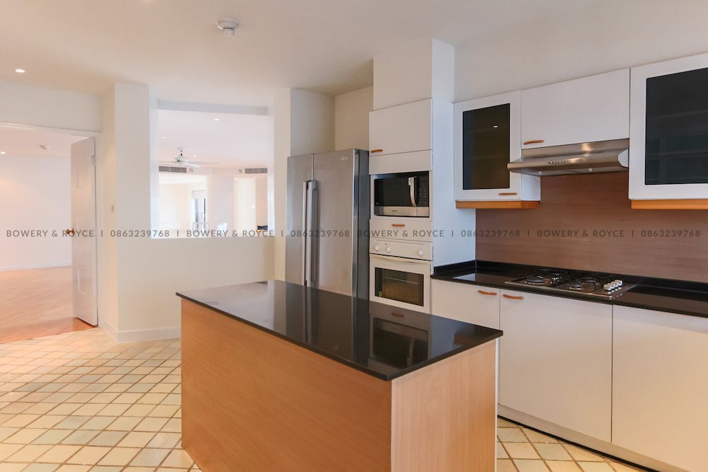 Large Three Bedroom Plus Maid Apartment for Rent in Phrom Phong