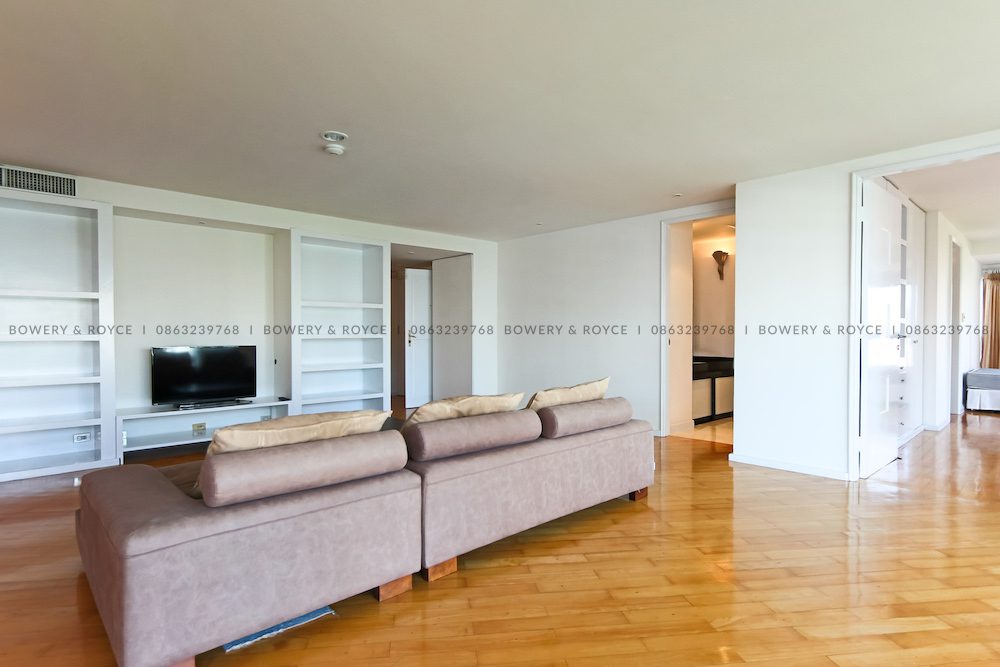 Large Three Bedroom Plus Maid Apartment for Rent in Phrom Phong