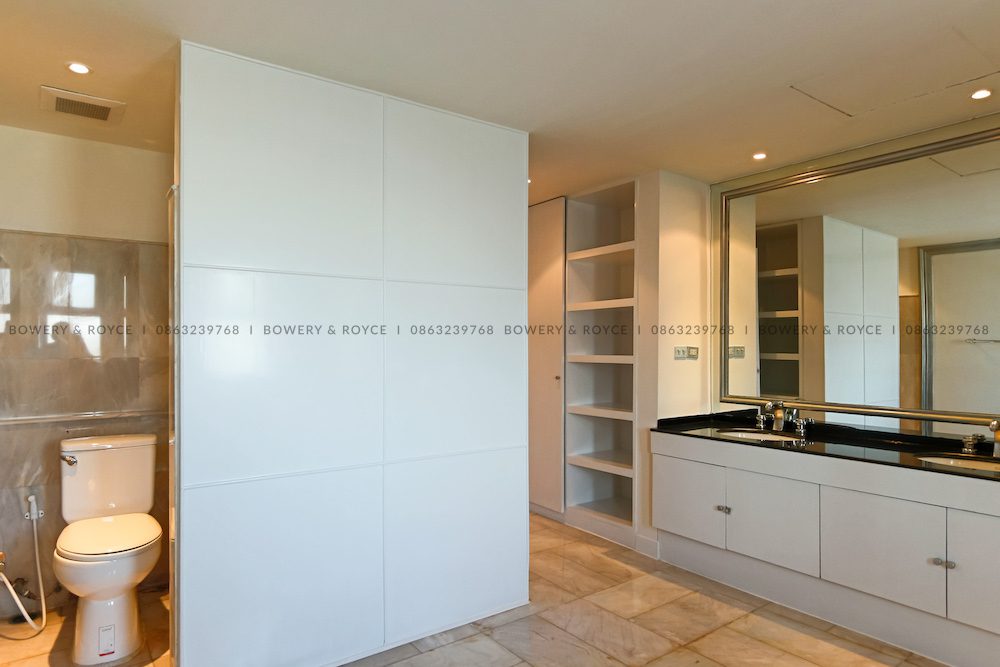 Large Three Bedroom Plus Maid Apartment for Rent in Phrom Phong