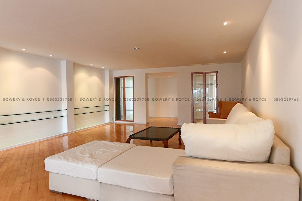 Large Three Bedroom Plus Maid Apartment for Rent in Phrom Phong