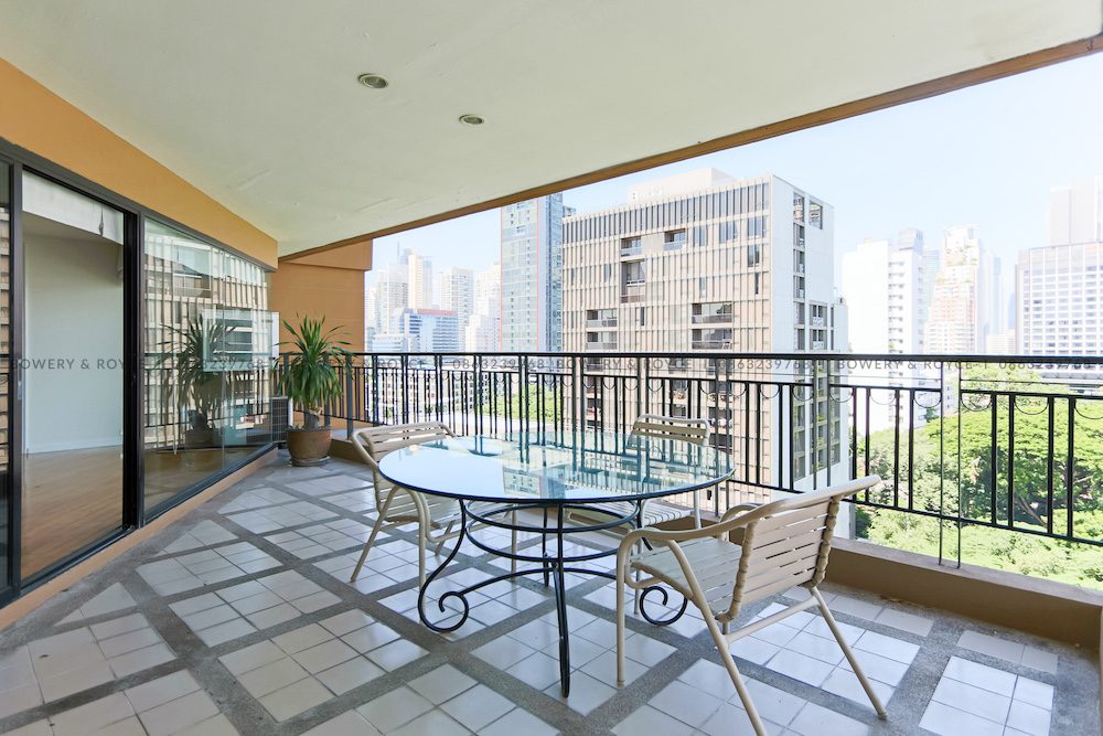 Large Three Bedroom Plus Maid Apartment for Rent in Phrom Phong