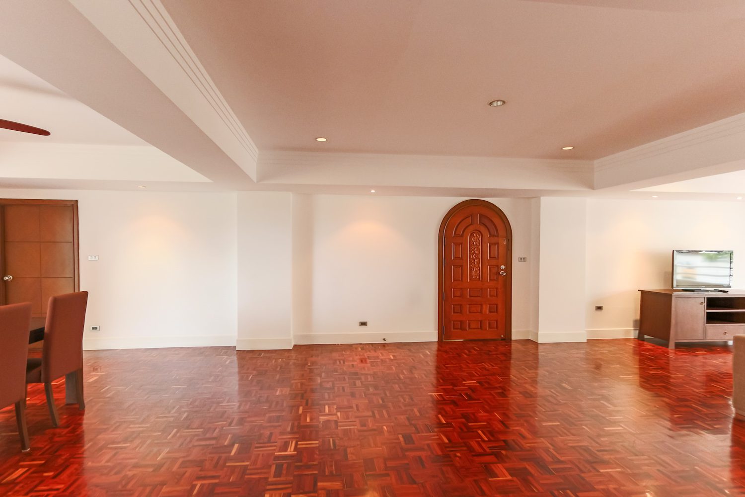 Spacious Four Bedroom Apartment for Rent in Phrom Phong-10