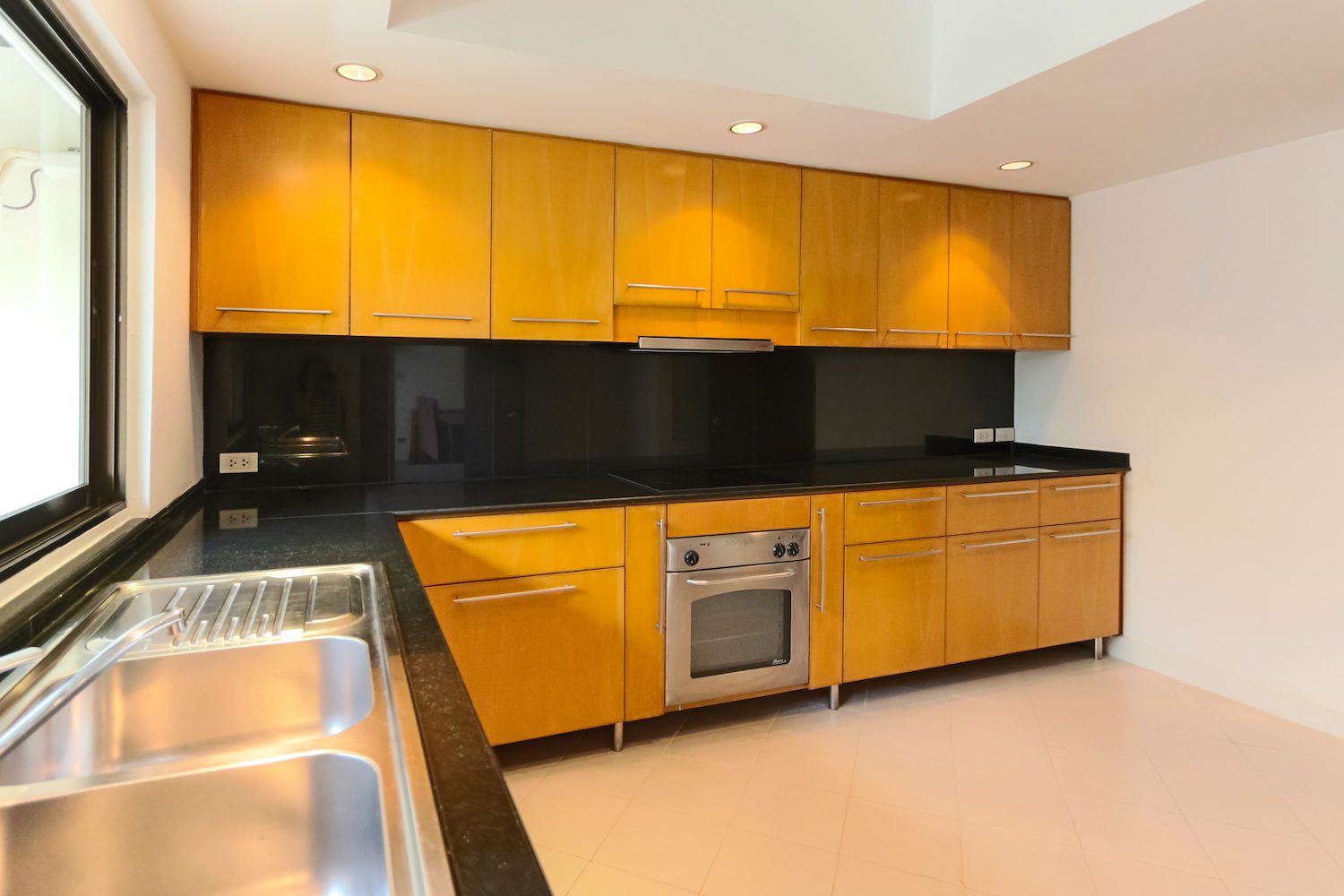 Spacious Four Bedroom Apartment for Rent in Phrom Phong-8