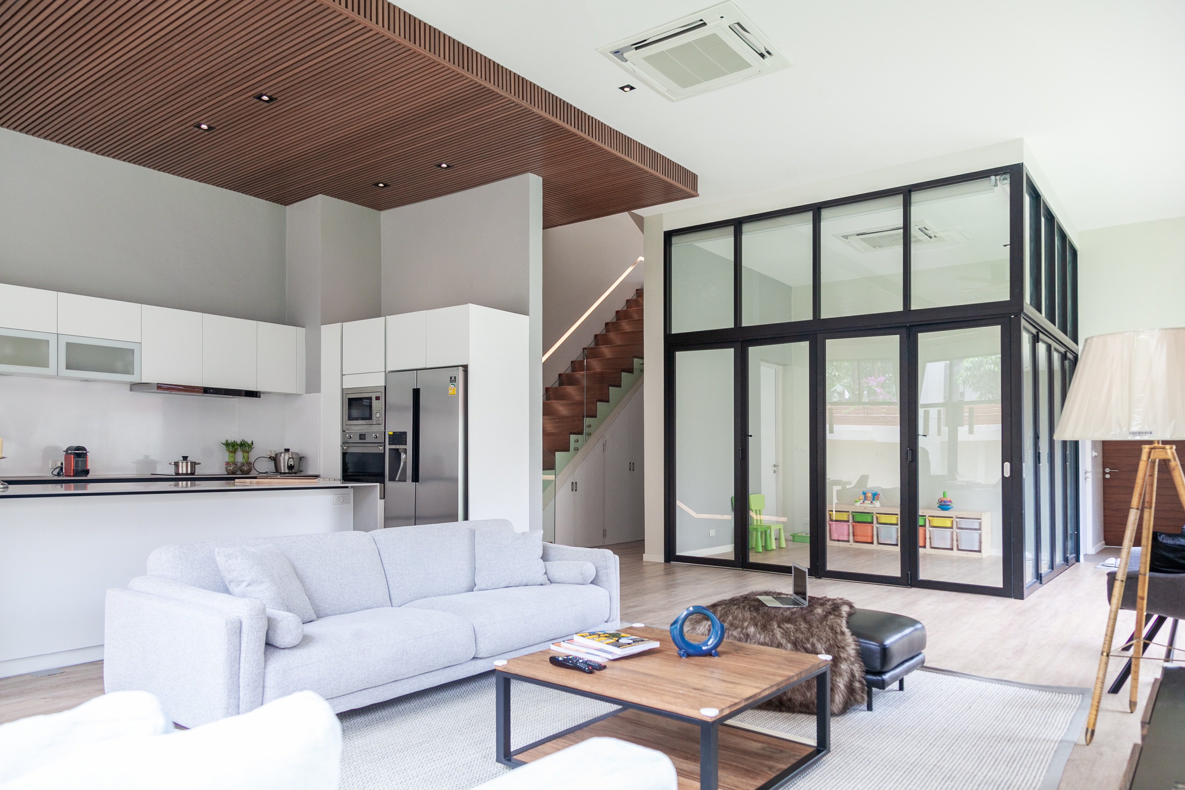 modern-three-bedroom-house-for-rent-in-ekkamai-1