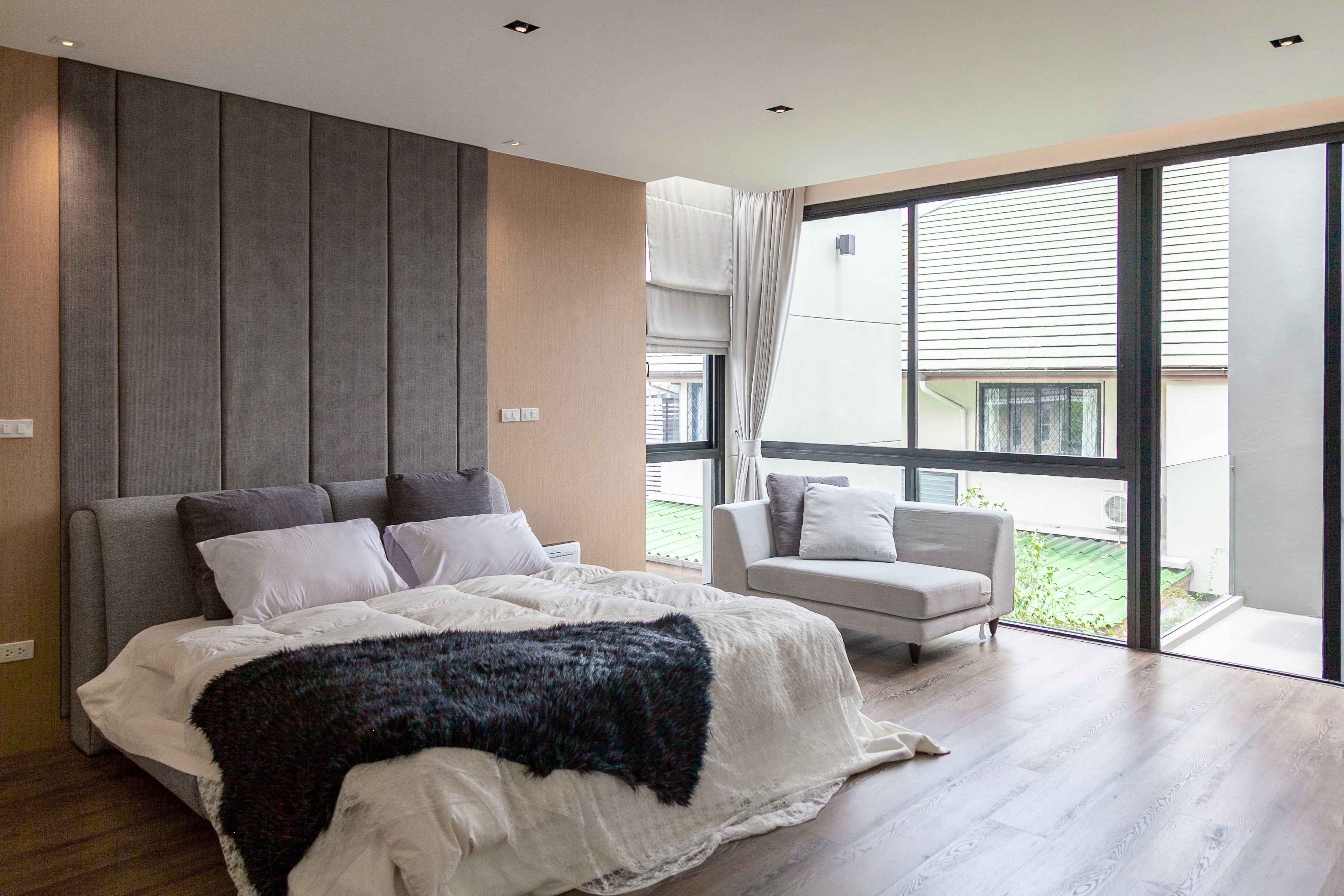 modern-three-bedroom-house-for-rent-in-ekkamai-1