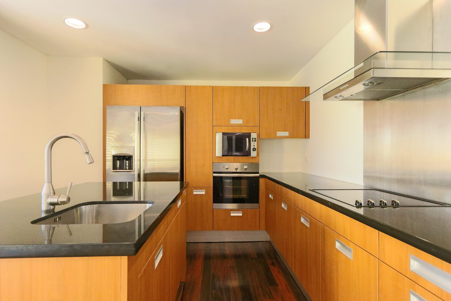 spotless-two-bedroom-condo-for-rent-in-thonglor-1