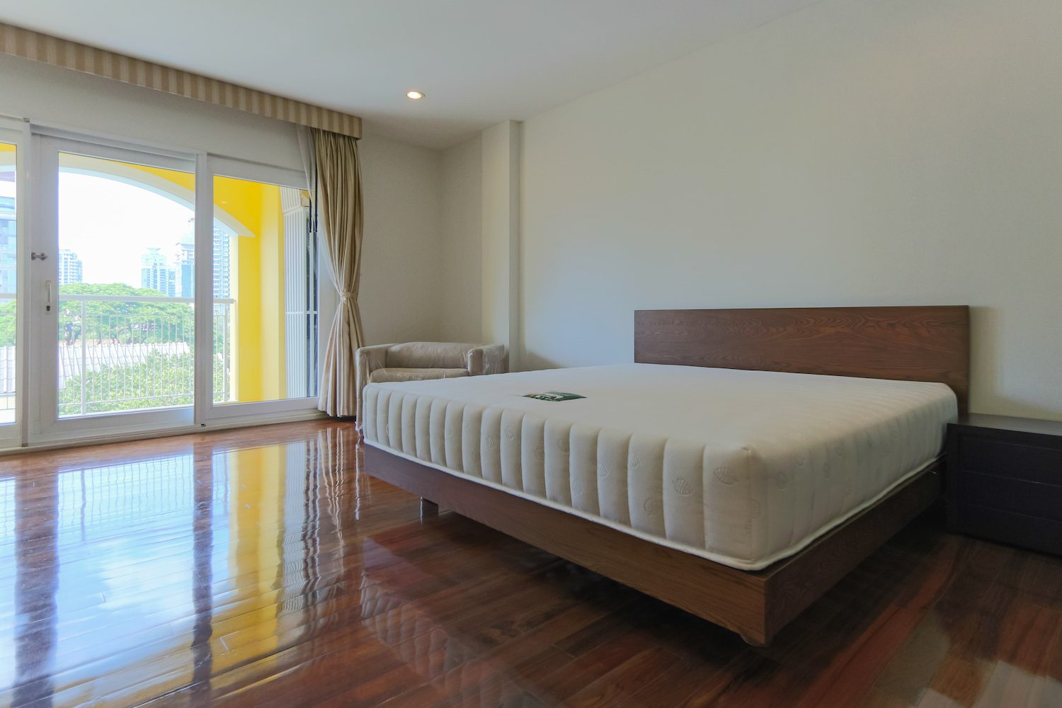 spotless-two-bedroom-condo-for-rent-in-thonglor-1