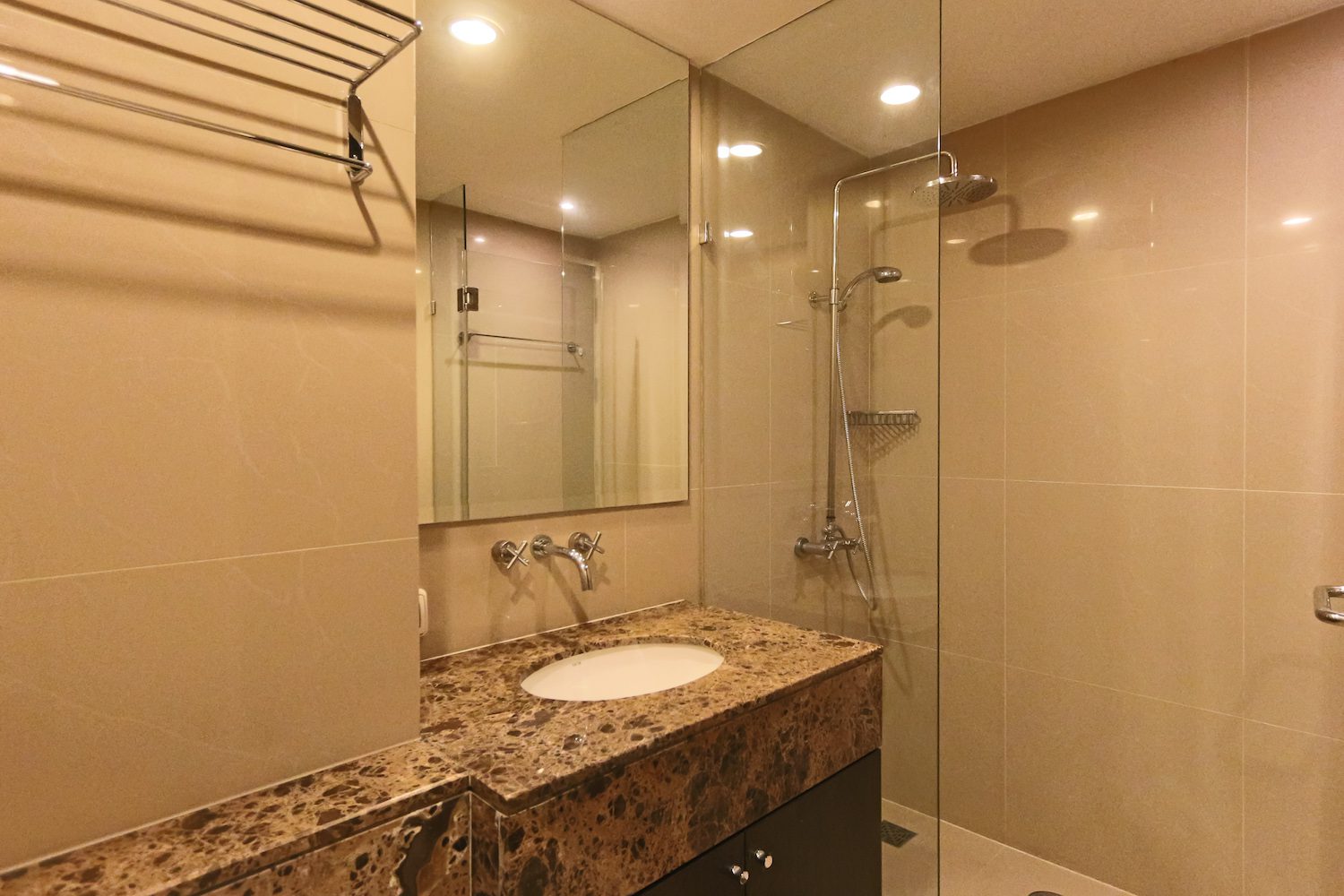 spotless-two-bedroom-condo-for-rent-in-thonglor-1