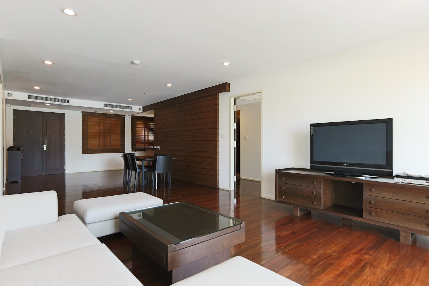 spotless-two-bedroom-condo-for-rent-in-thonglor-1