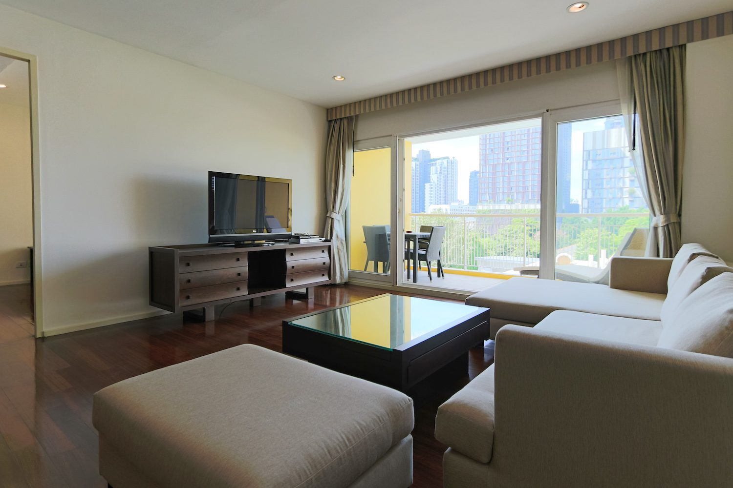 spotless-two-bedroom-condo-for-rent-in-thonglor-1