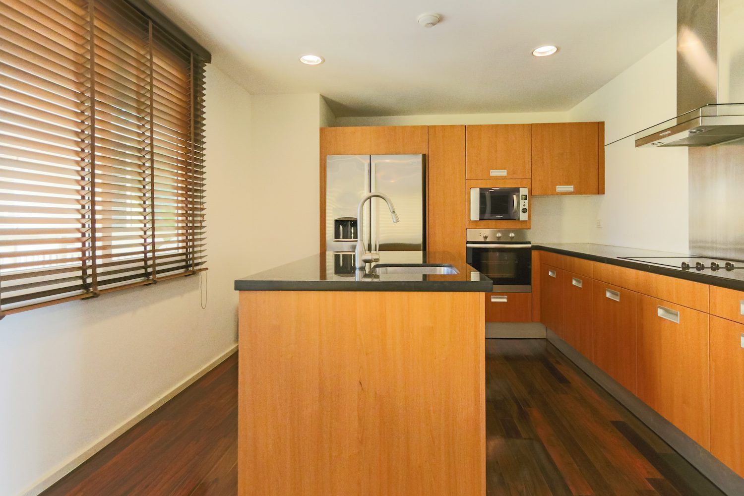 spotless-two-bedroom-condo-for-rent-in-thonglor-1