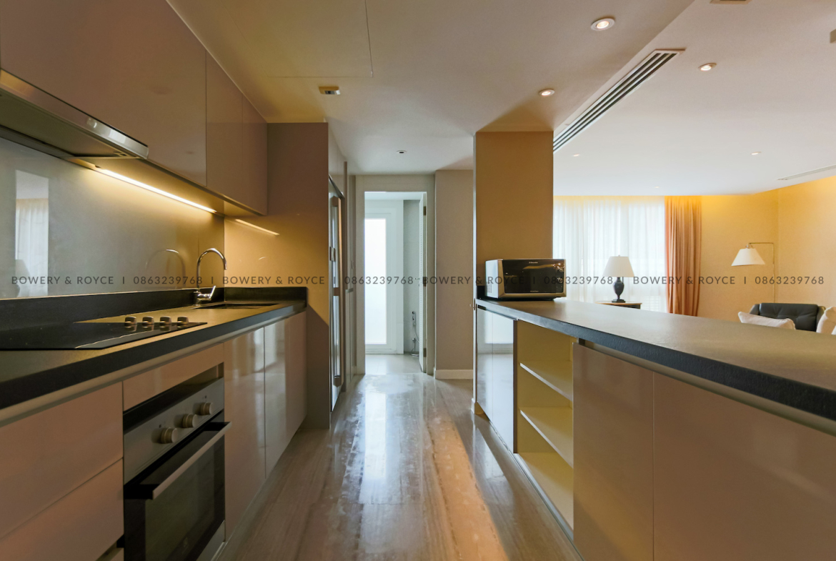 Luxurious Three Bedroom Plus Office Condo for Rent in Thong Lor