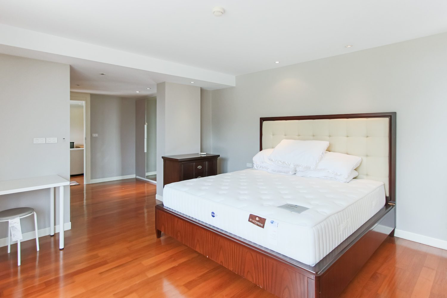 Premium Three Bedroom Condo for Rent in Thong Lor