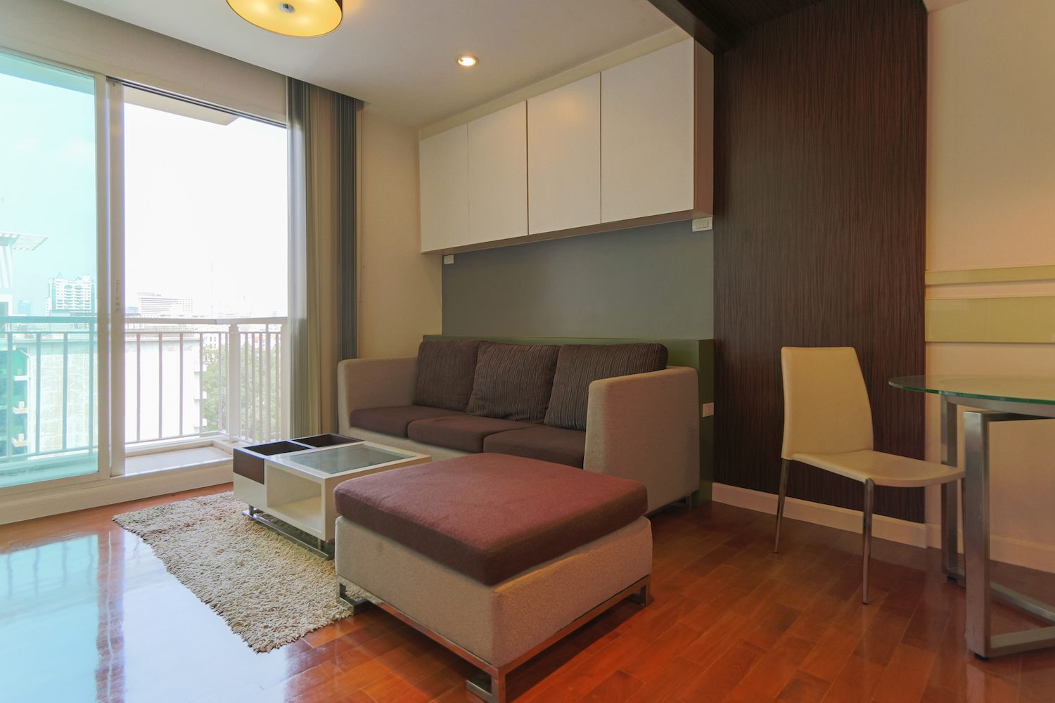 Bright & Light One Bedroom Condo for Rent in Phrom Phong