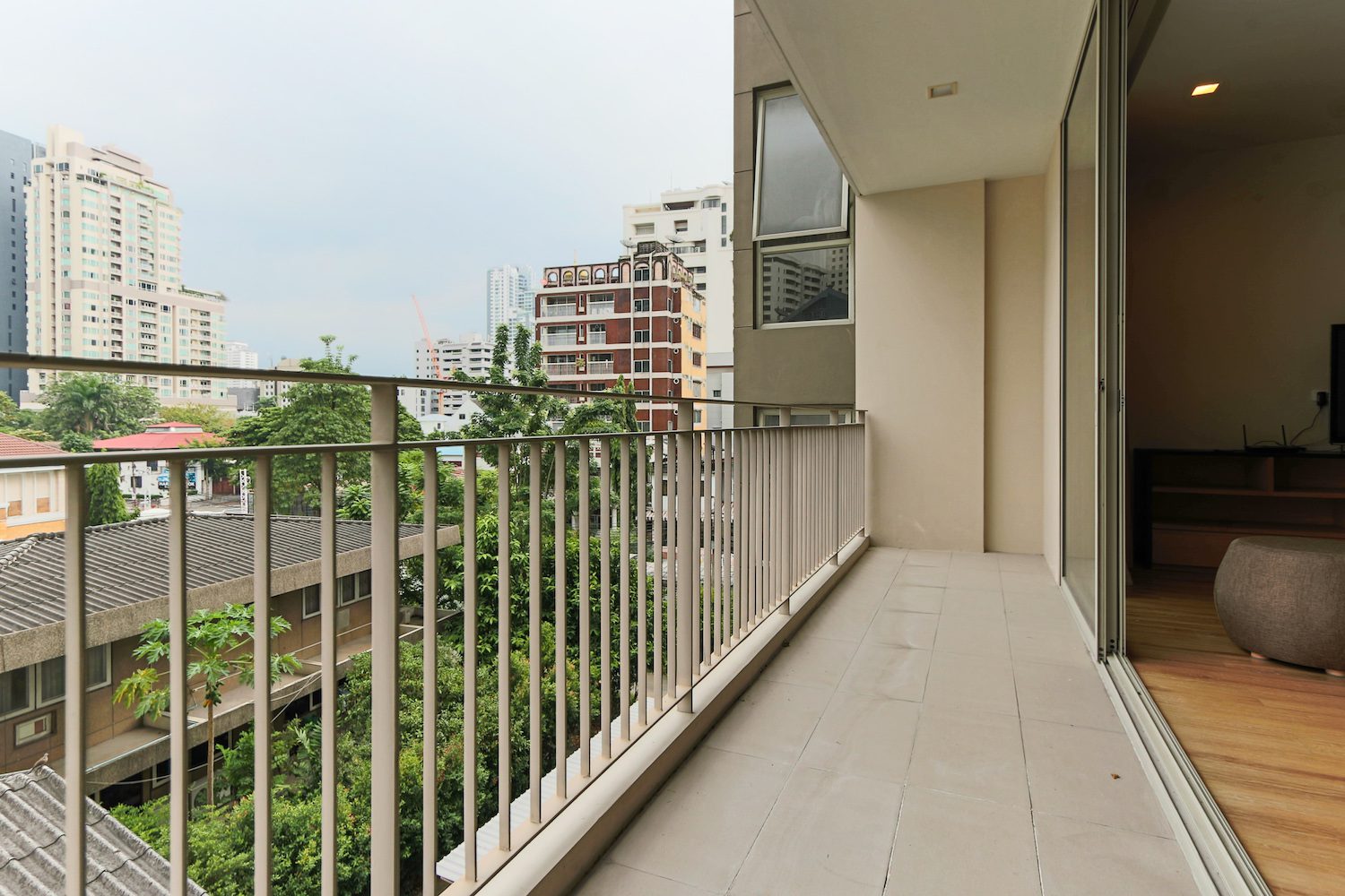 Bright & Light Three Bedroom Apartment for Rent in Asoke