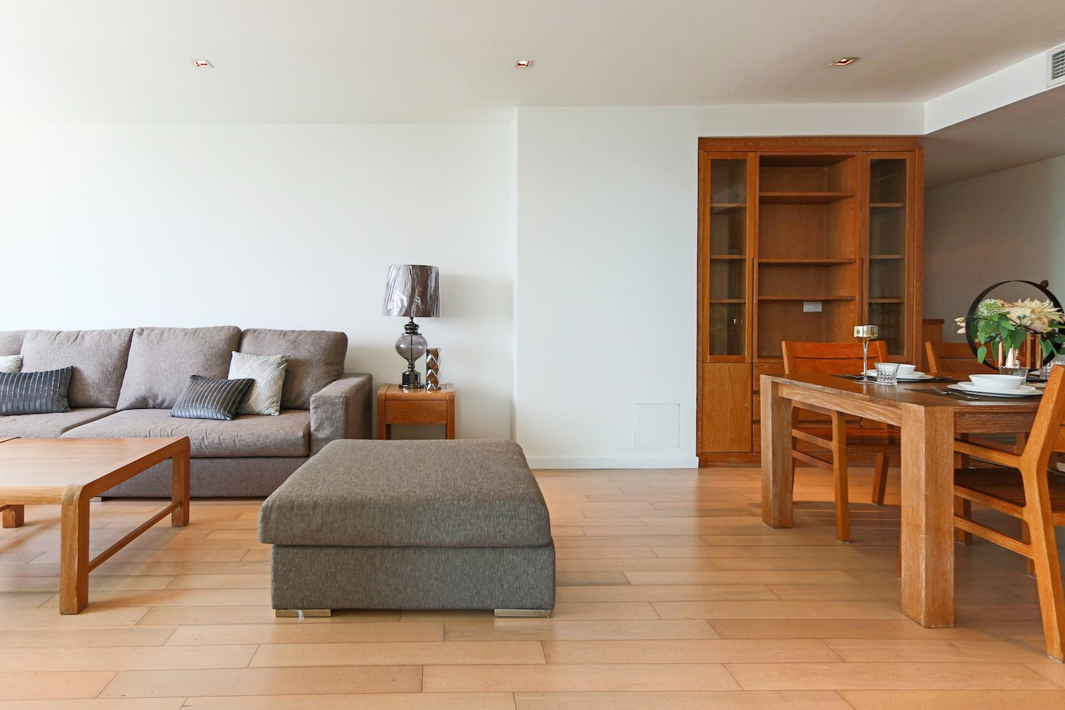 Cozy two bedroom condo for rent in Thong lor