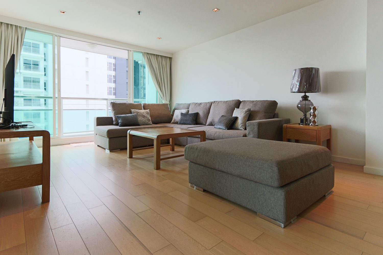 Cozy two bedroom condo for rent in Thong lor