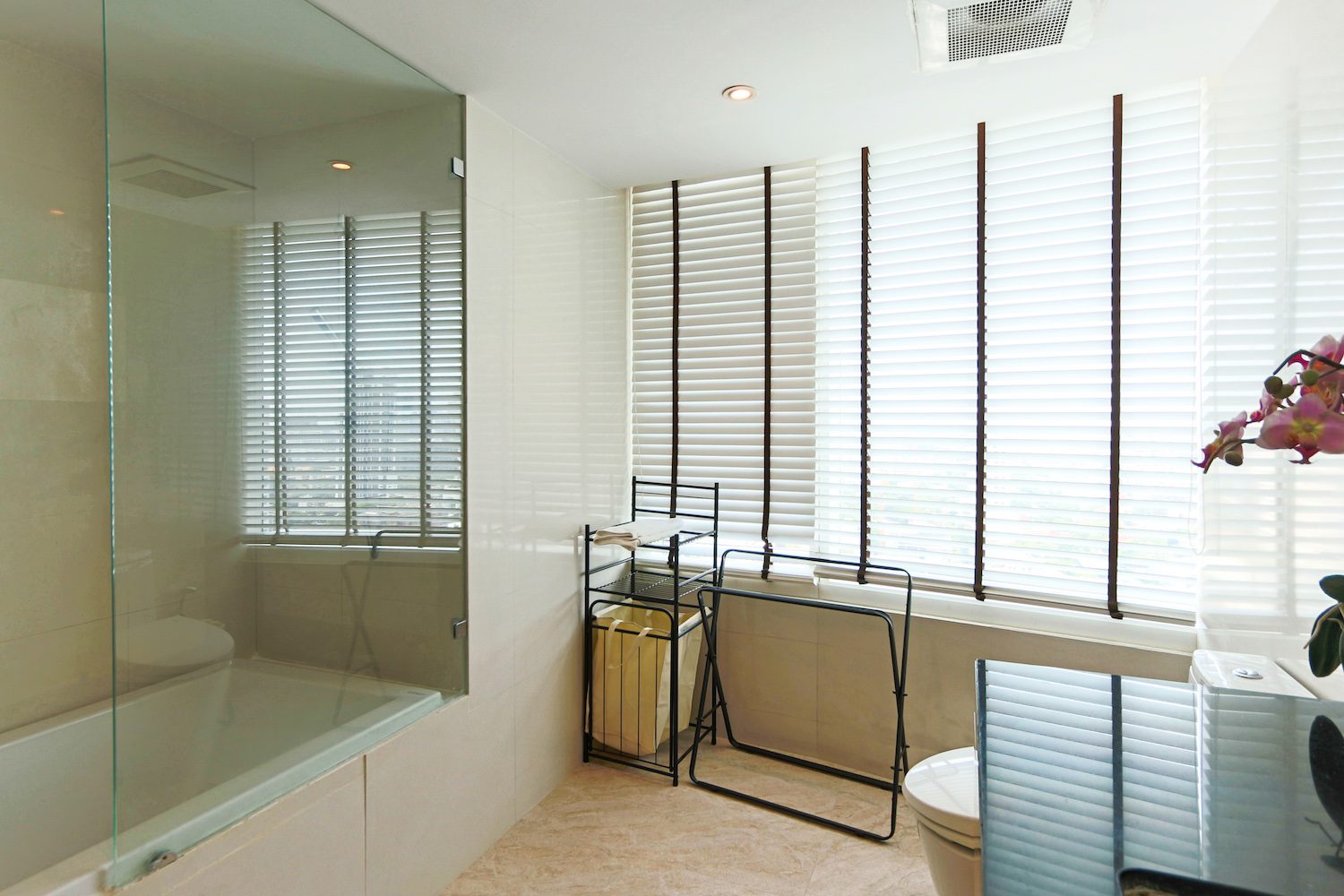 Cozy two bedroom condo for rent in Thong lor
