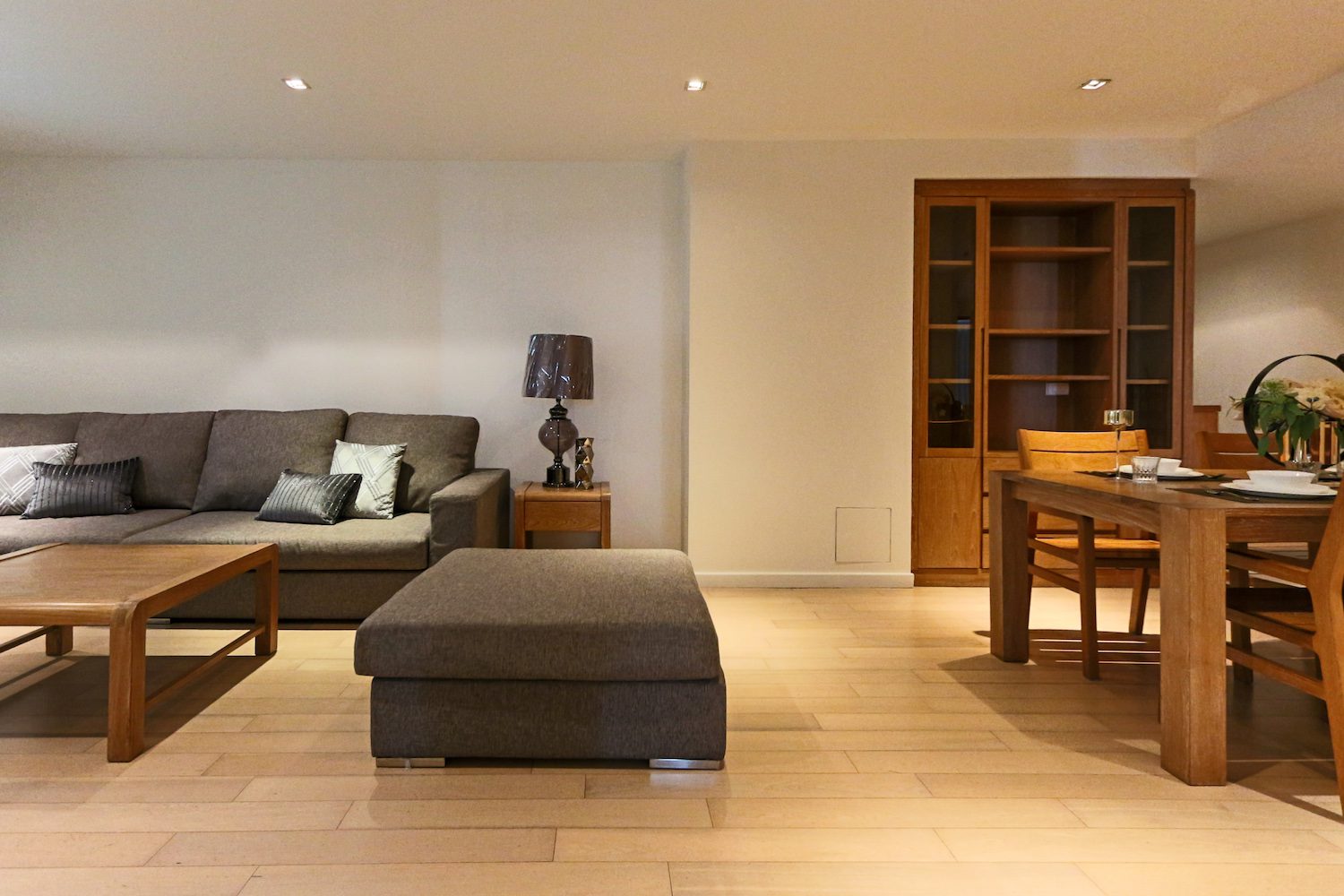 Cozy two bedroom condo for rent in Thong lor