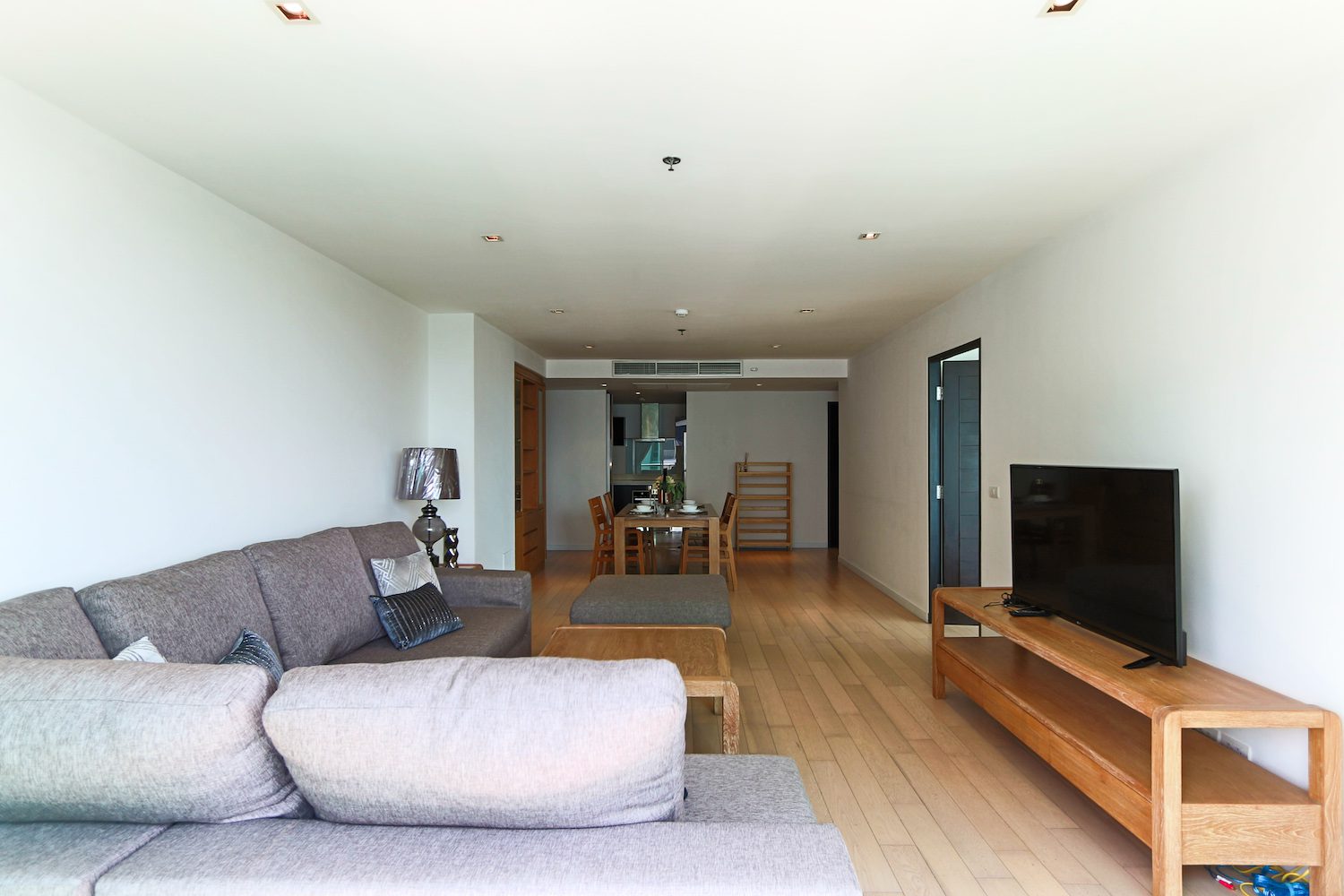 Cozy two bedroom condo for rent in Thong lor