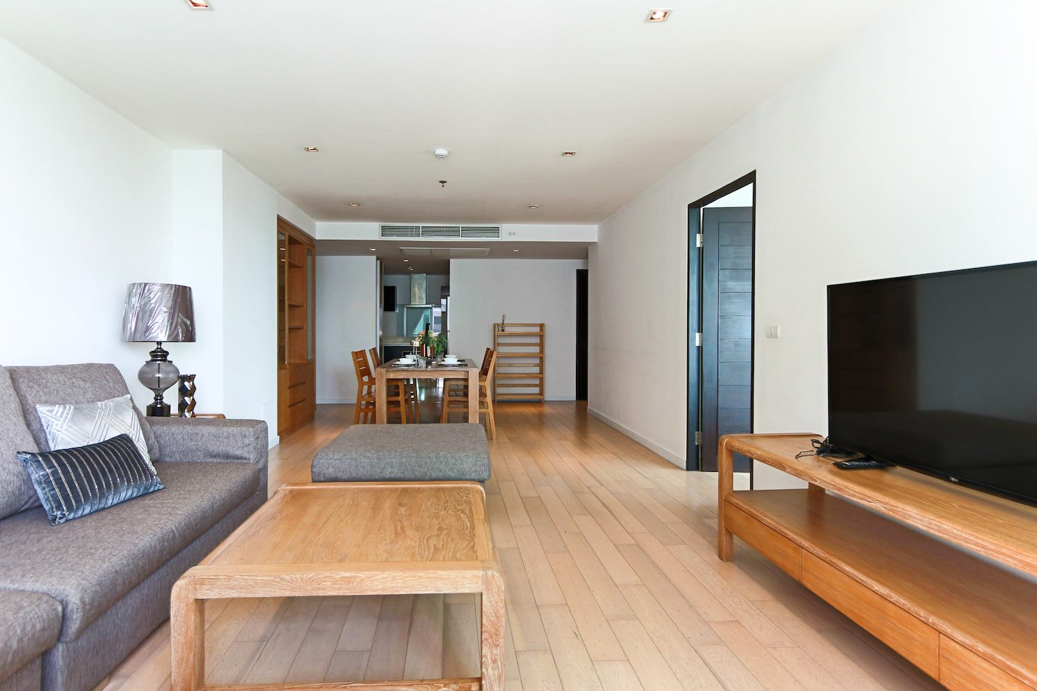 Cozy two bedroom condo for rent in Thong lor