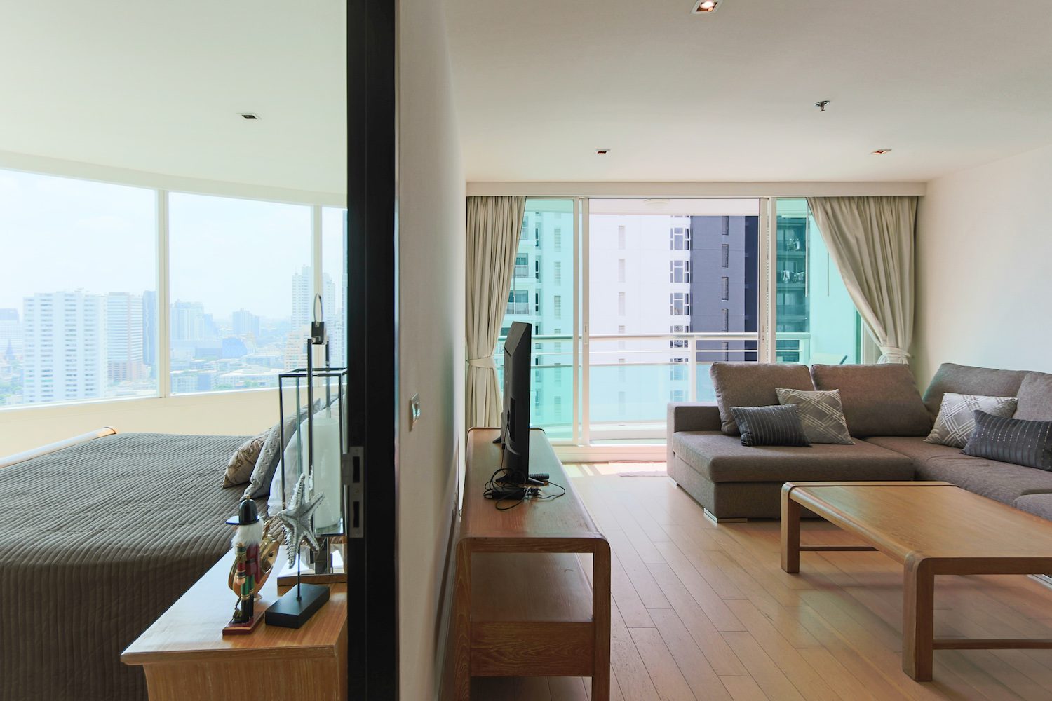 Cozy two bedroom condo for rent in Thong lor