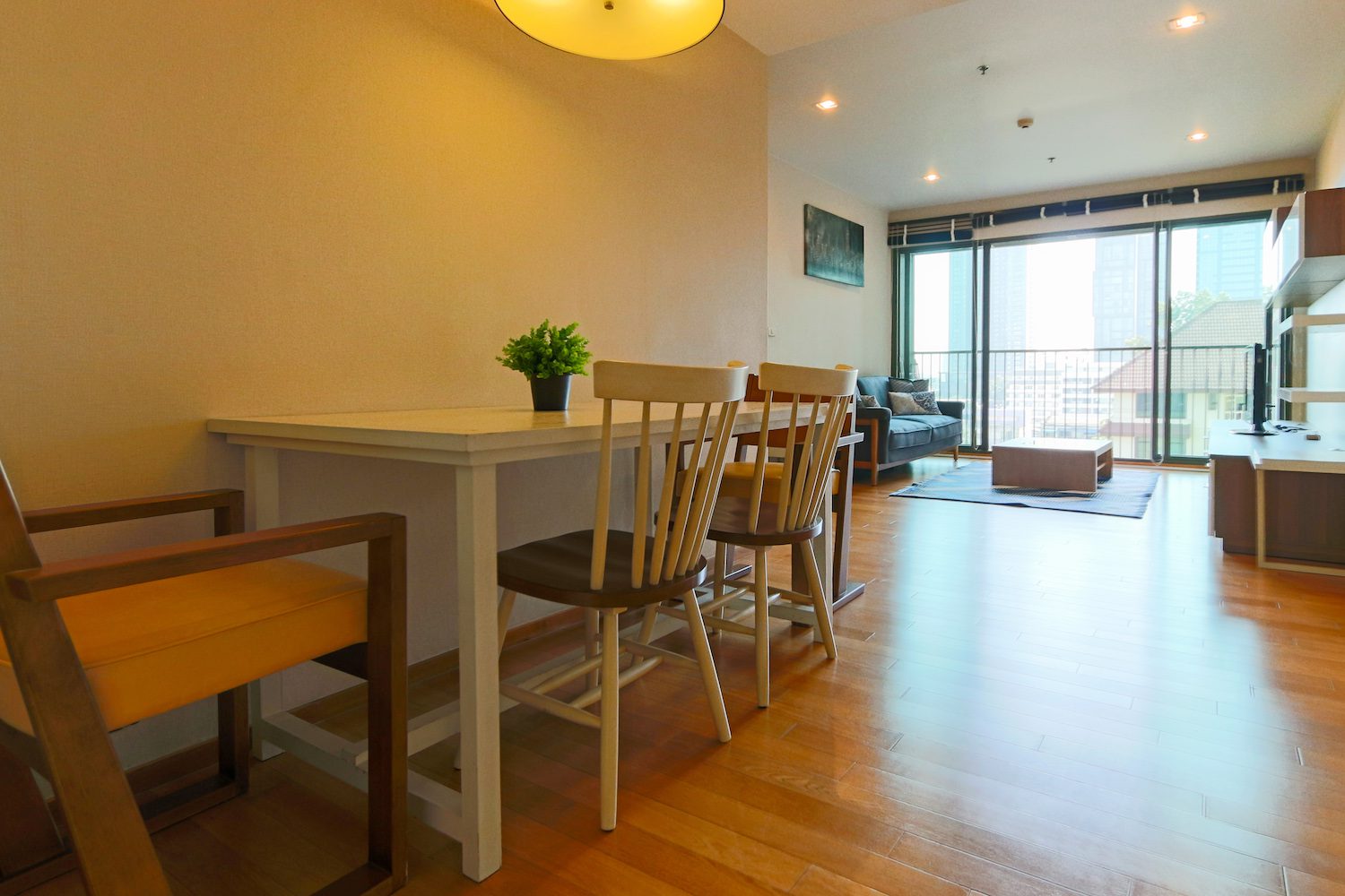 Modern One Bedroom Condo for Rent in Thong Lor