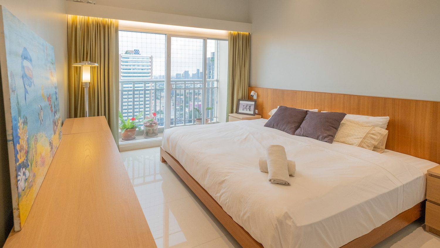 Beautiful Decorated Three Bedroom Condo for Sale in Thong Lor